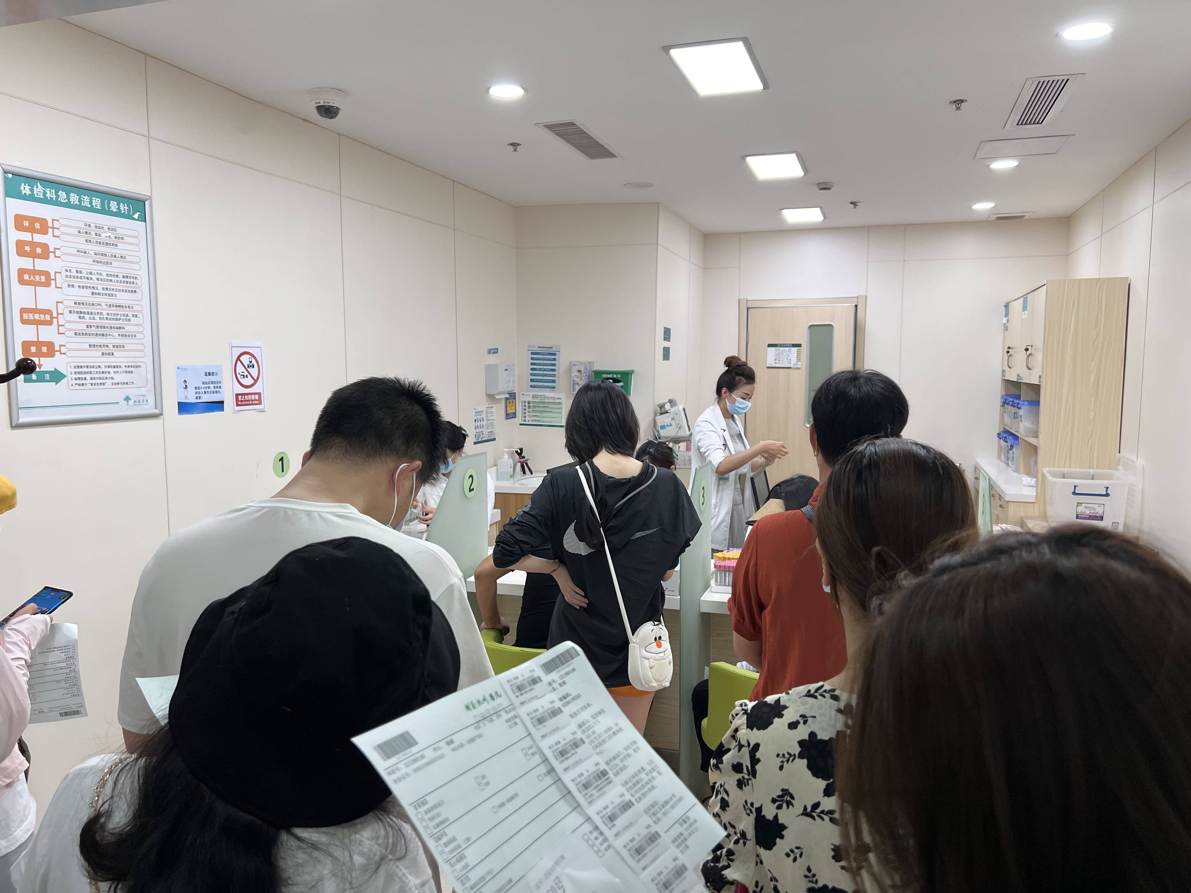 “同心筑梦，，，，，，，健康相伴” Z6尊龙凯时文创集团工会组织员工体检活动