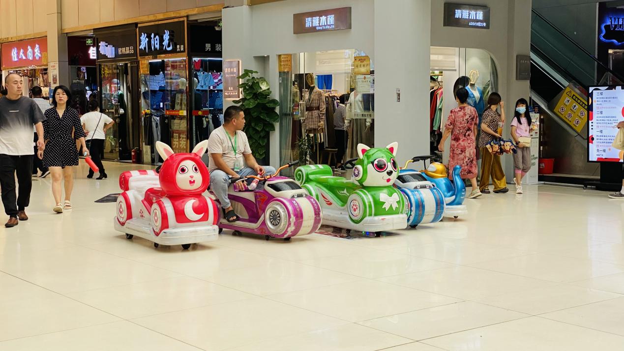 儿童游乐车现身钱江商城，，，，，深受小朋友青睐