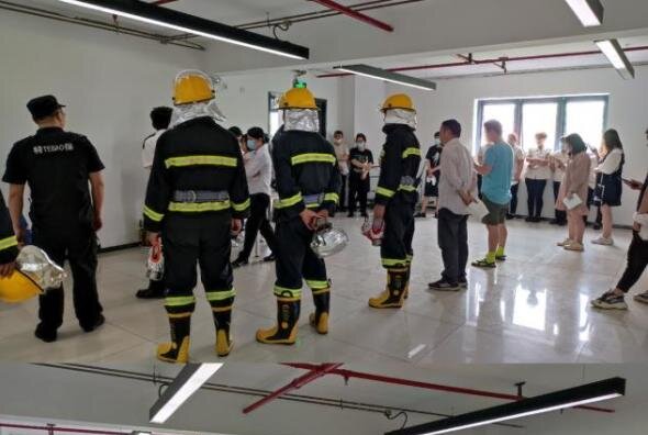 强化防灾意识，，，，，，，练就逃生本领