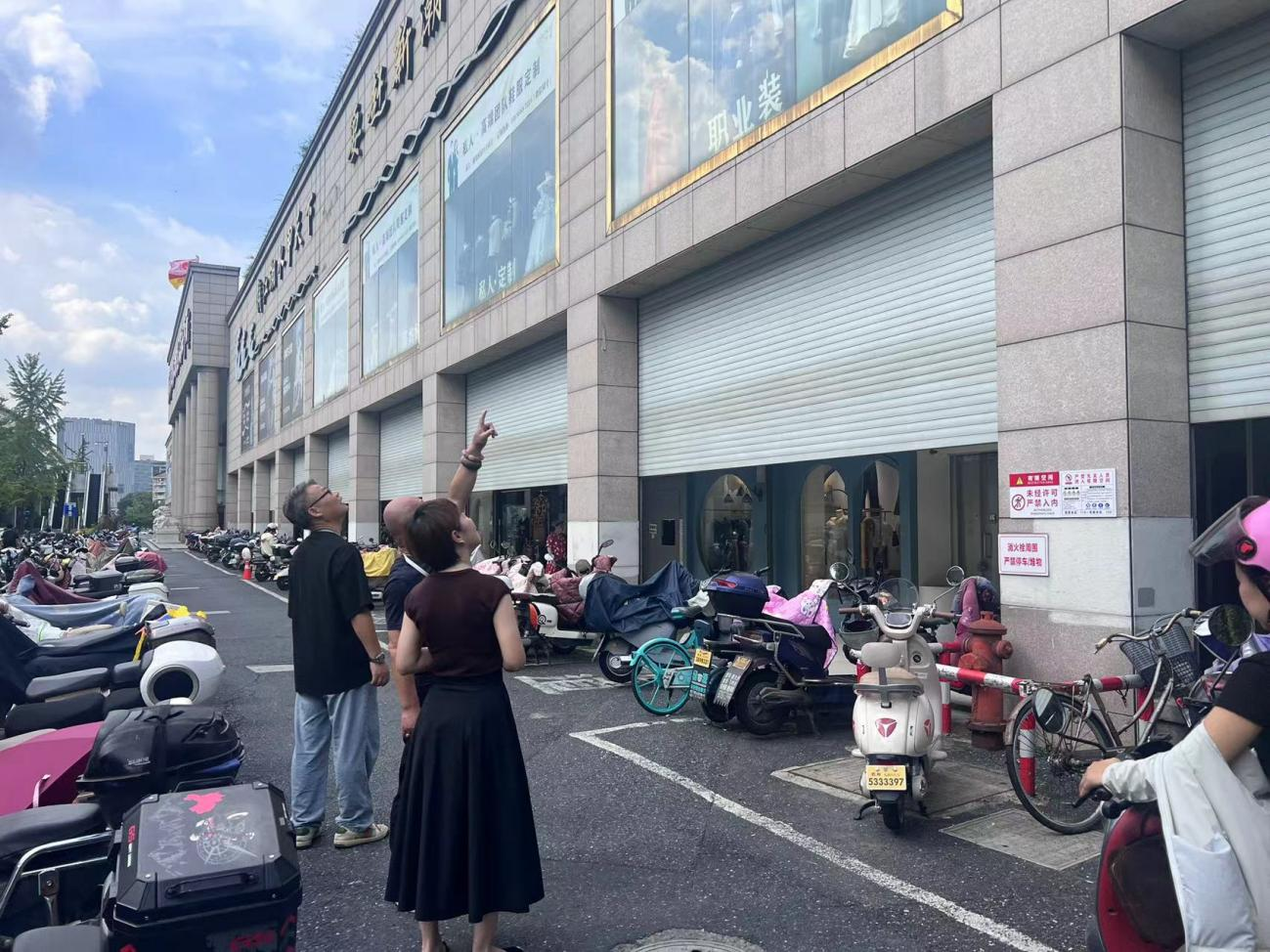 闻“风”而动，，，，，，，，严阵以待钱江商城做好台风防御工作