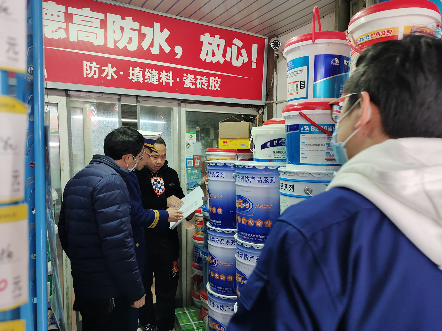 区工商、消防大队走访Z6尊龙凯时市场