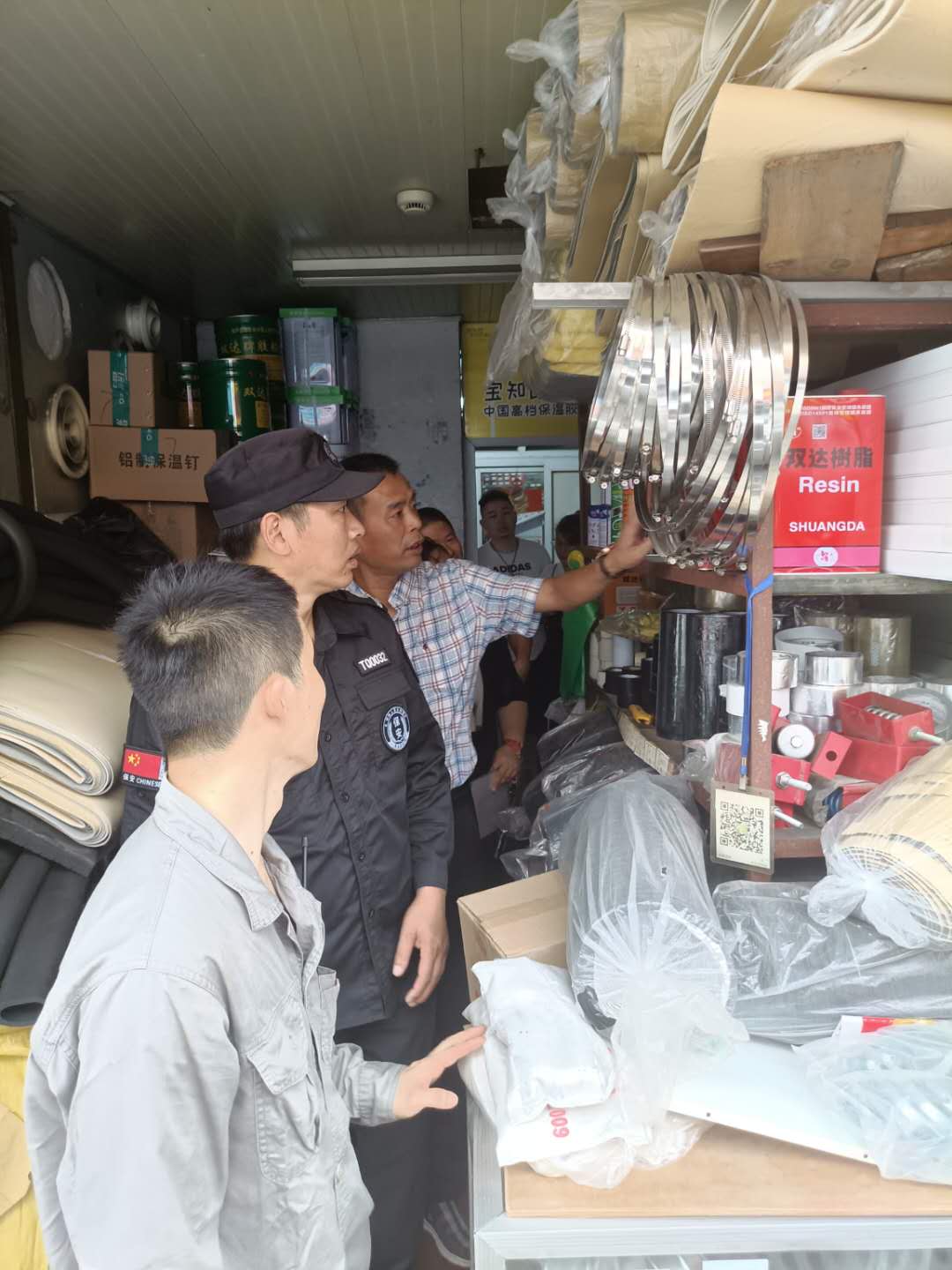 Z6尊龙凯时市场开展夏季消防安全检查