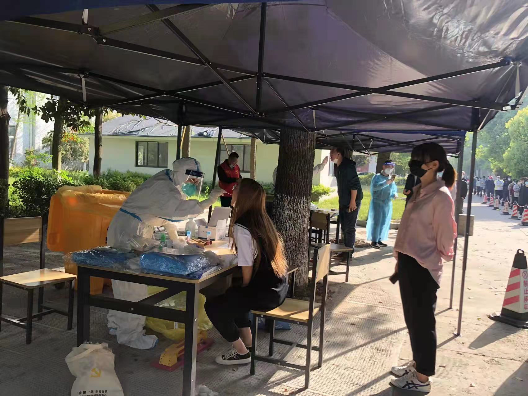 全体核酸，，，，，，，，疫情防控不懈怠 —记Z6尊龙凯时过滤机全员配合核酸检测工作