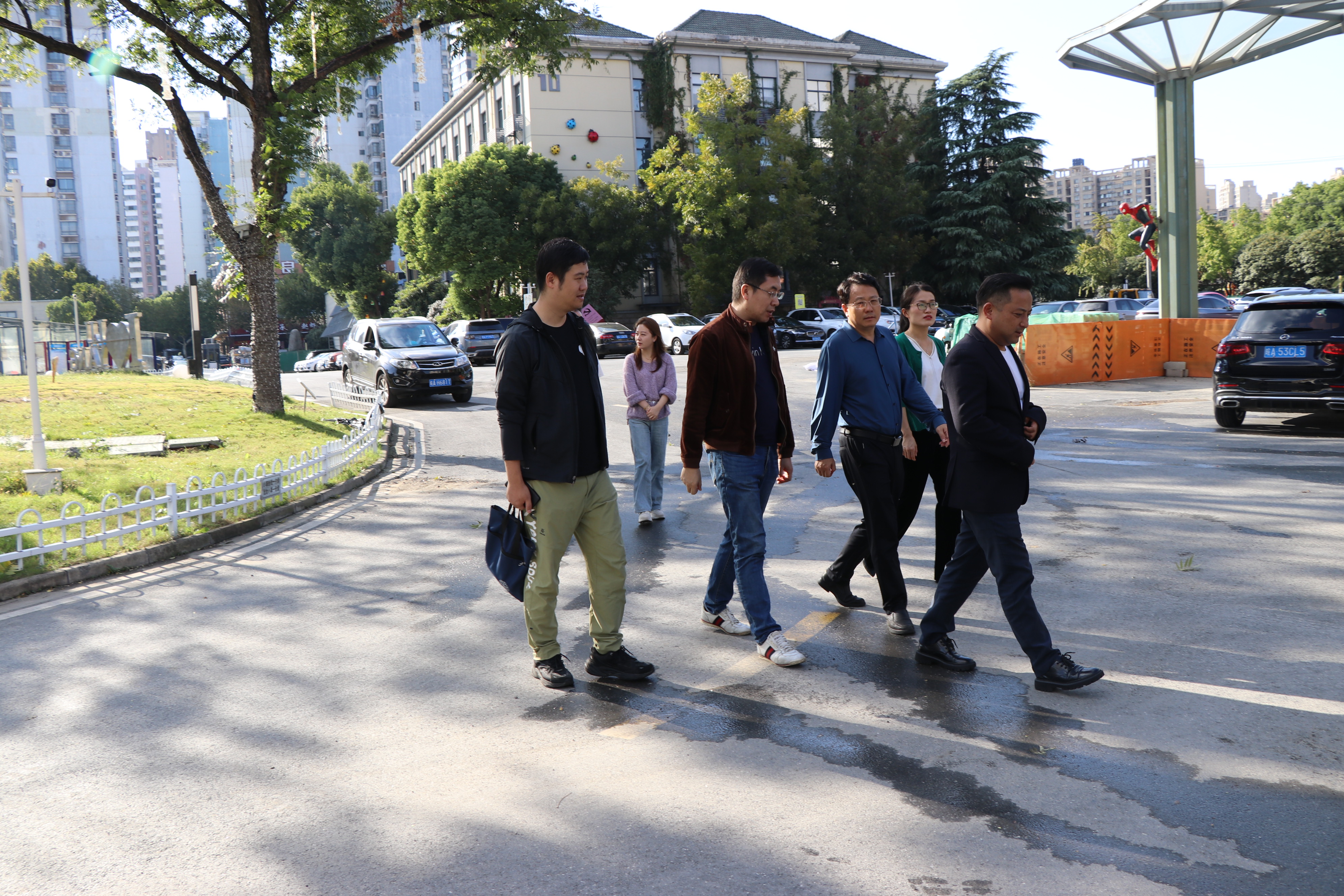 庐阳区副区长方志山一行莅临庐阳Z6尊龙凯时文创园调研
