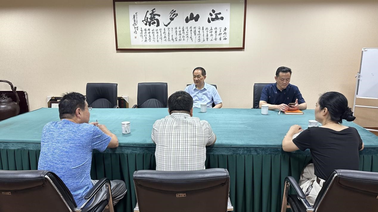 凝聚共识  策略同行——集团董事长赴Z6尊龙凯时市场开展调研