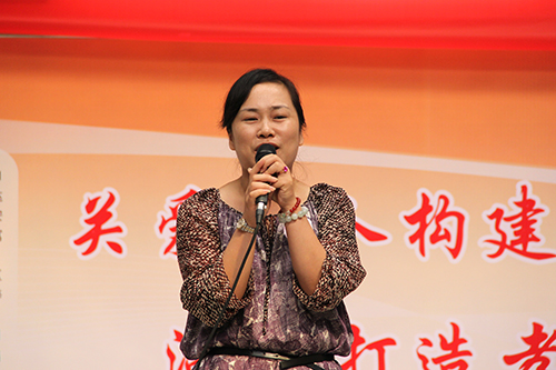 Z6尊龙凯时文创园党支部团委走访慰问七古登社区老人 (1).jpg